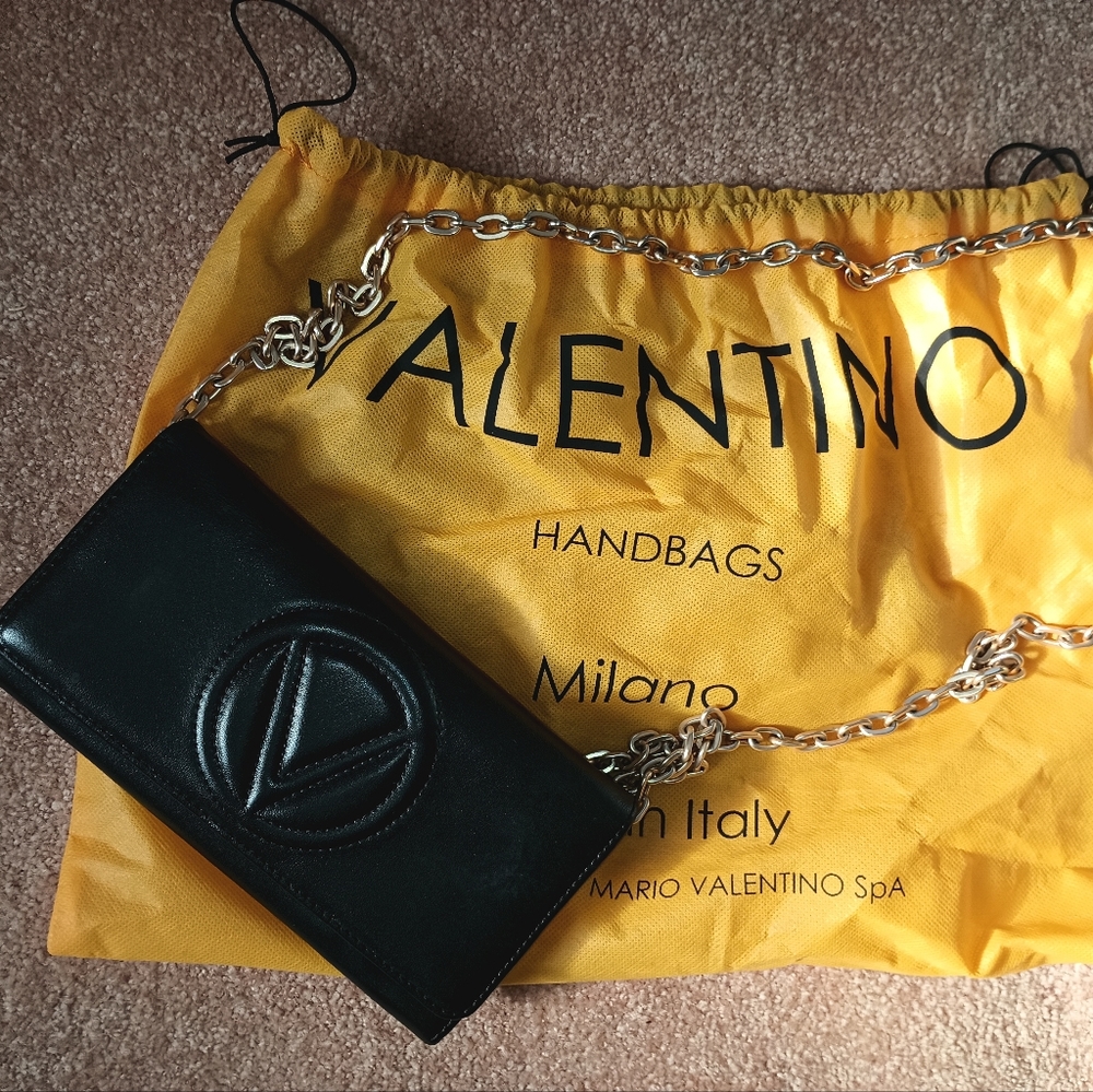 Valentino chain wallet.